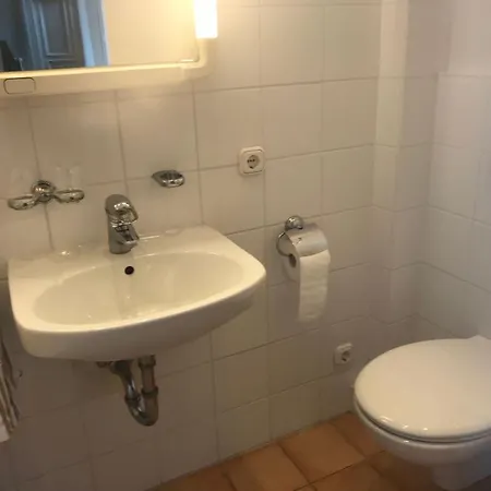 Kleines Strandhotel 3* 宁多夫