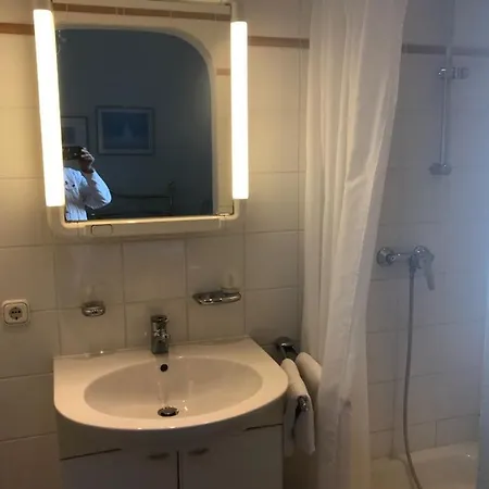 Kleines Strandhotel 公寓 宁多夫